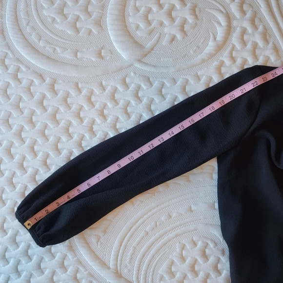 NWT Taylor Dress Black Crepe Long Puff Sleeves V Neck Style 5803 M. Size 6 - Picture 13 of 14